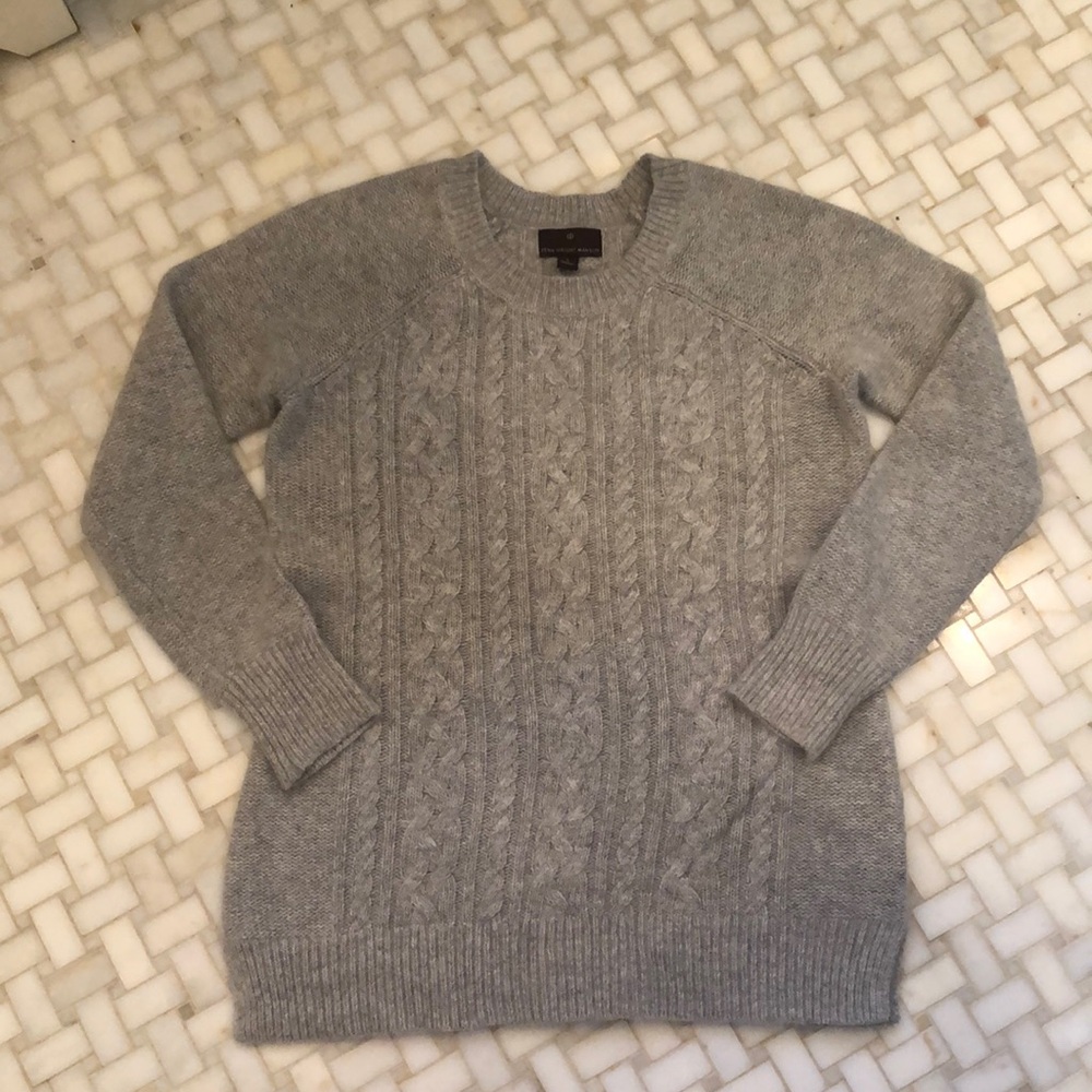 Fenn Wright Manson pale gray angora cable knit sweater, size L.
